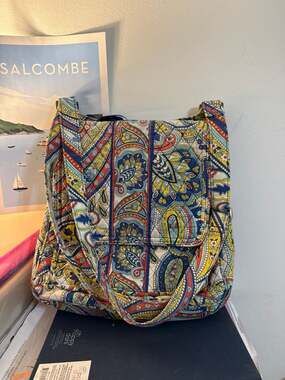Vera Bradley Mailbag in Marina Paisley Crossbody Messenger Bag